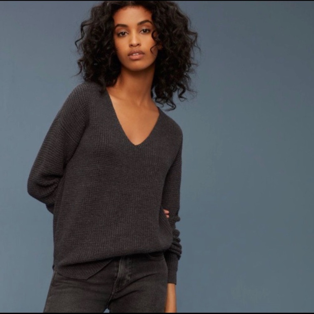 Aritzia Sweater dark gray XS